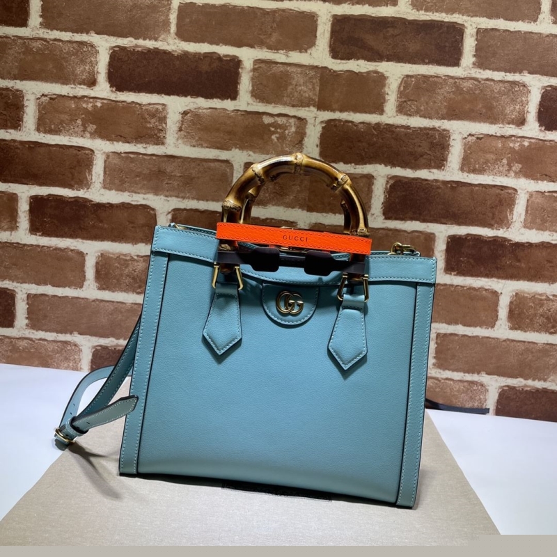 G*u*i shopping bags